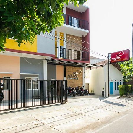 Reddoorz Syariah Near Purwosari Train Station Hotel Surakarta  Ngoại thất bức ảnh