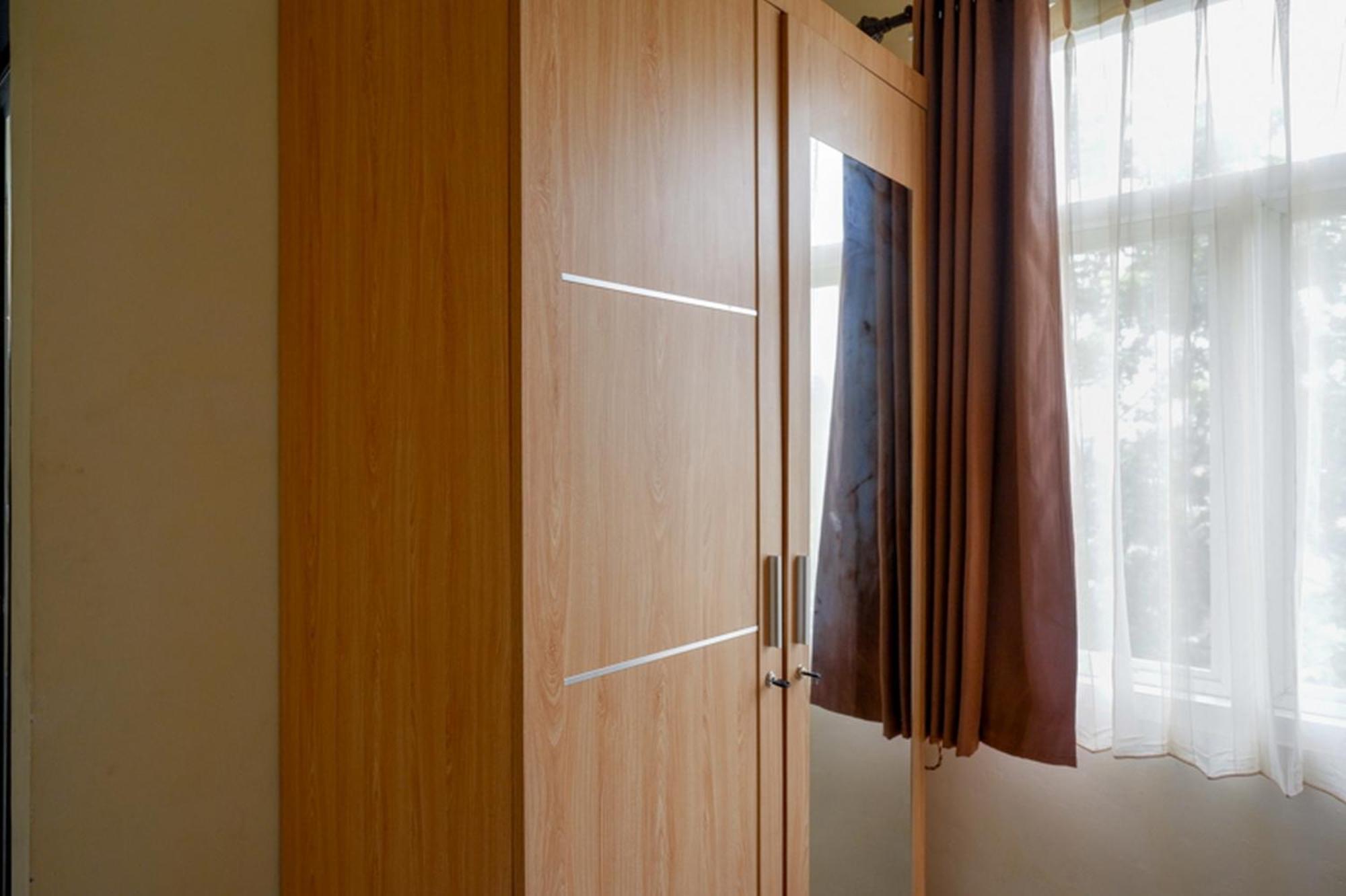 Reddoorz Syariah Near Purwosari Train Station Hotel Surakarta  Ngoại thất bức ảnh