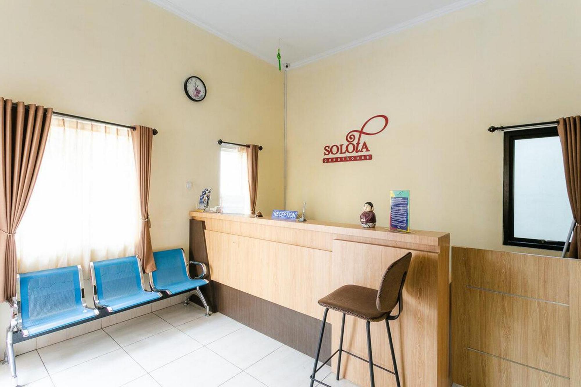 Reddoorz Syariah Near Purwosari Train Station Hotel Surakarta  Ngoại thất bức ảnh
