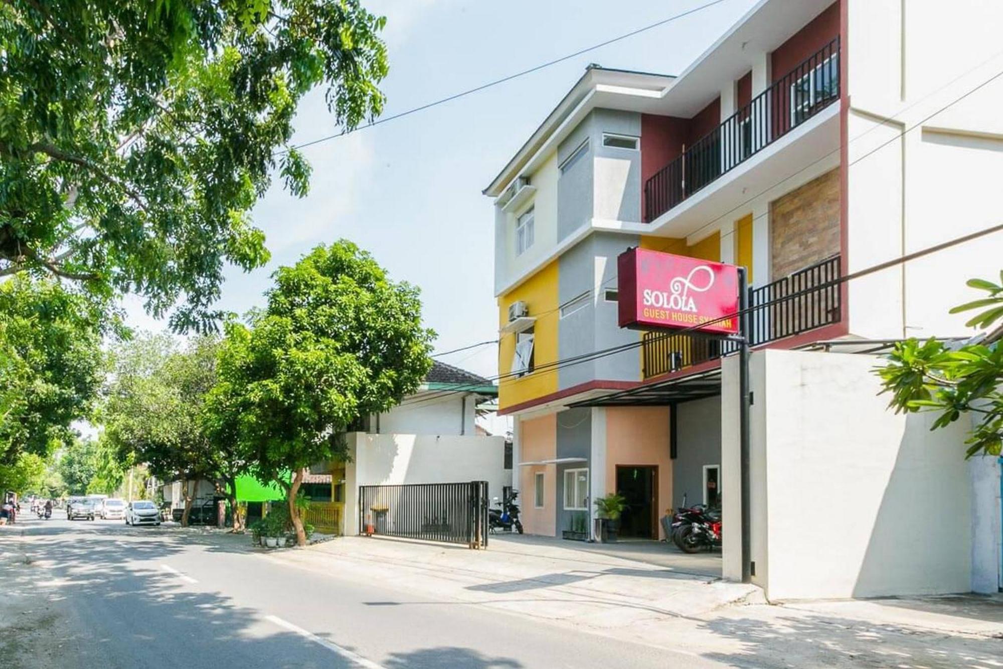Reddoorz Syariah Near Purwosari Train Station Hotel Surakarta  Ngoại thất bức ảnh