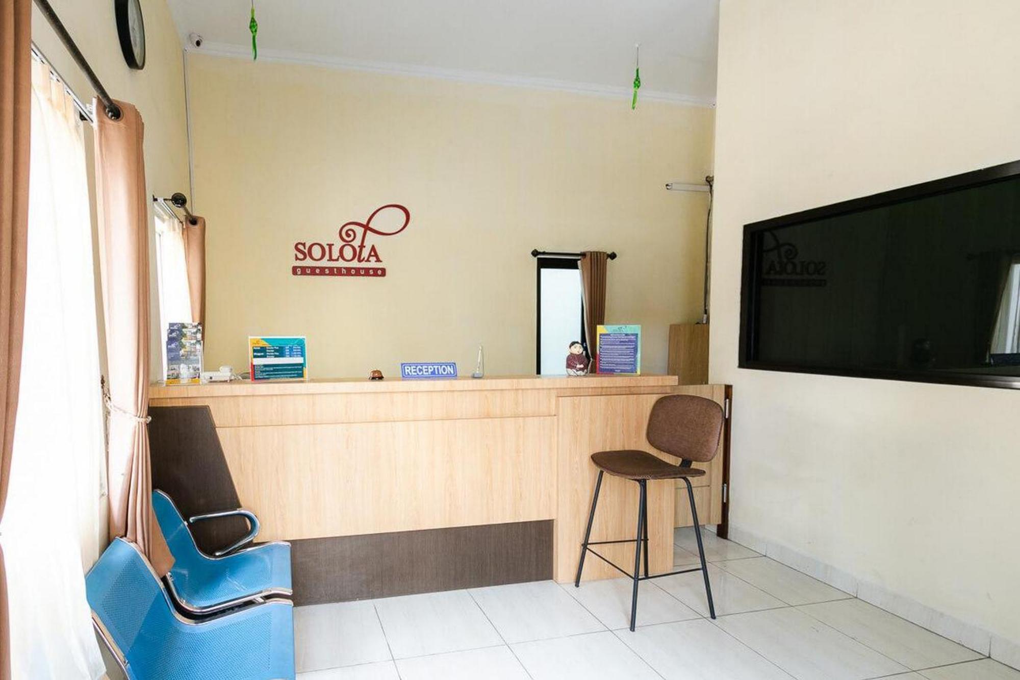 Reddoorz Syariah Near Purwosari Train Station Hotel Surakarta  Ngoại thất bức ảnh